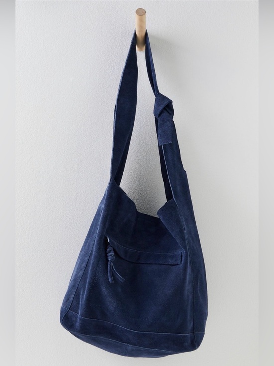 Free People Handbags - NWT Free People Jessa Suede Caryall ~Classic Navy~
